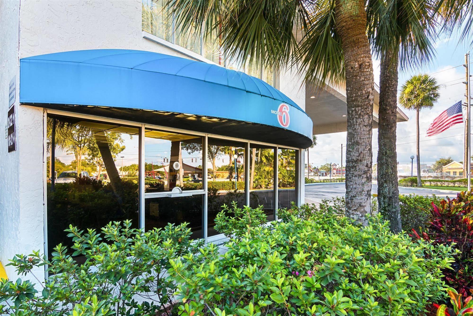 Motel 6-Tampa, Fl - Fairgrounds Heartland Exteriör bild